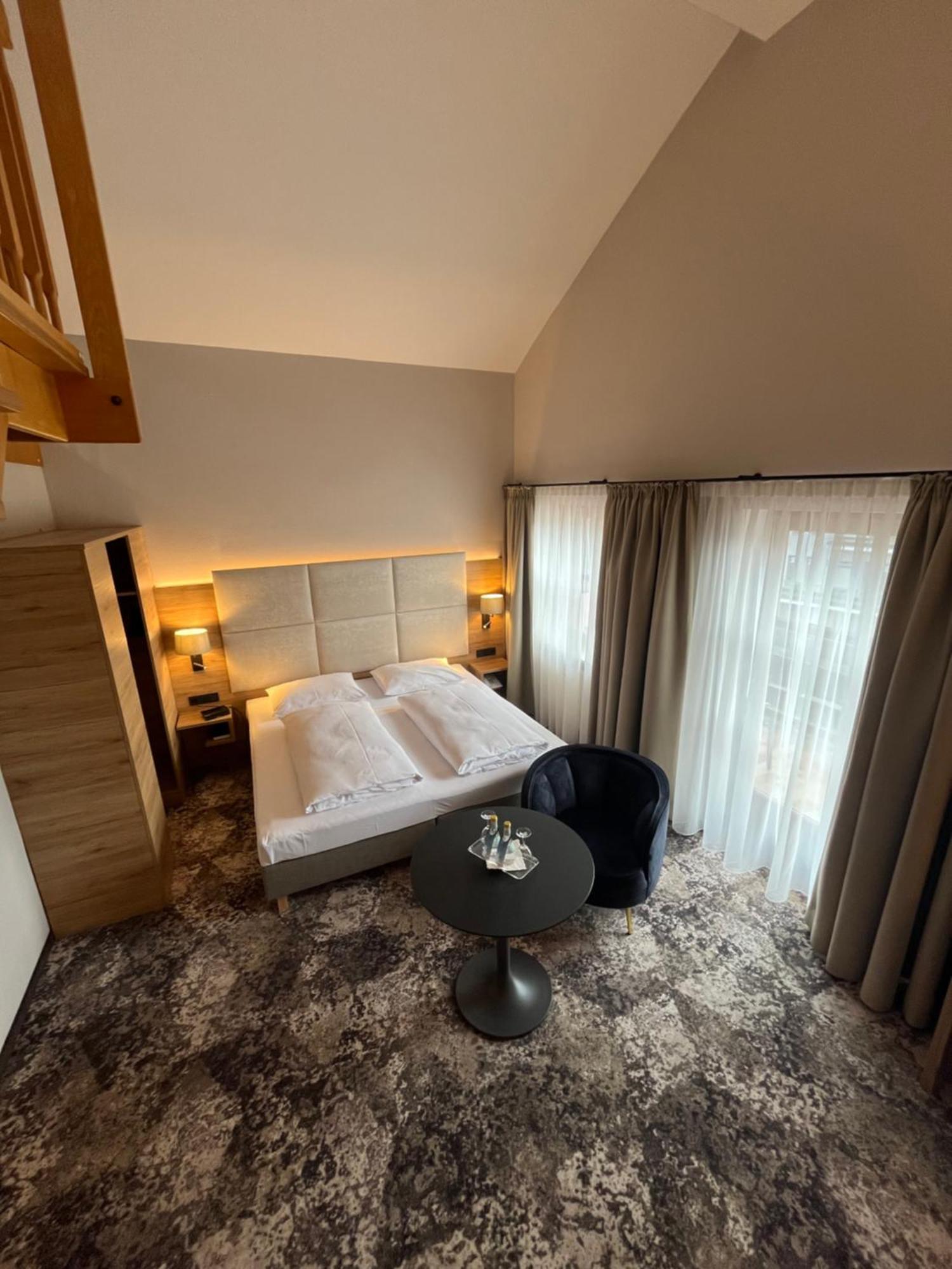 Grünwald Appartment-Hotel-Hoelzl מראה חיצוני תמונה